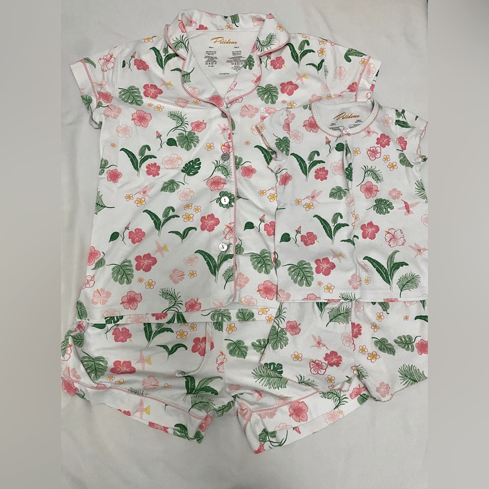 PetiDoux Tropical Paradise Mommy & Me luxury pyjamas. Mommy size sm, girl 4T.